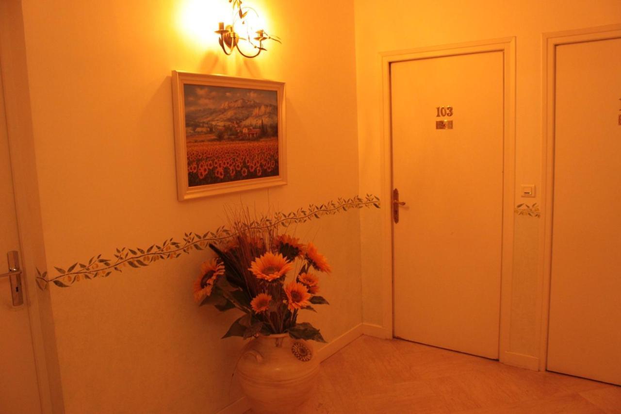 Le Concorde Hotel Aix-en-Provence Room photo